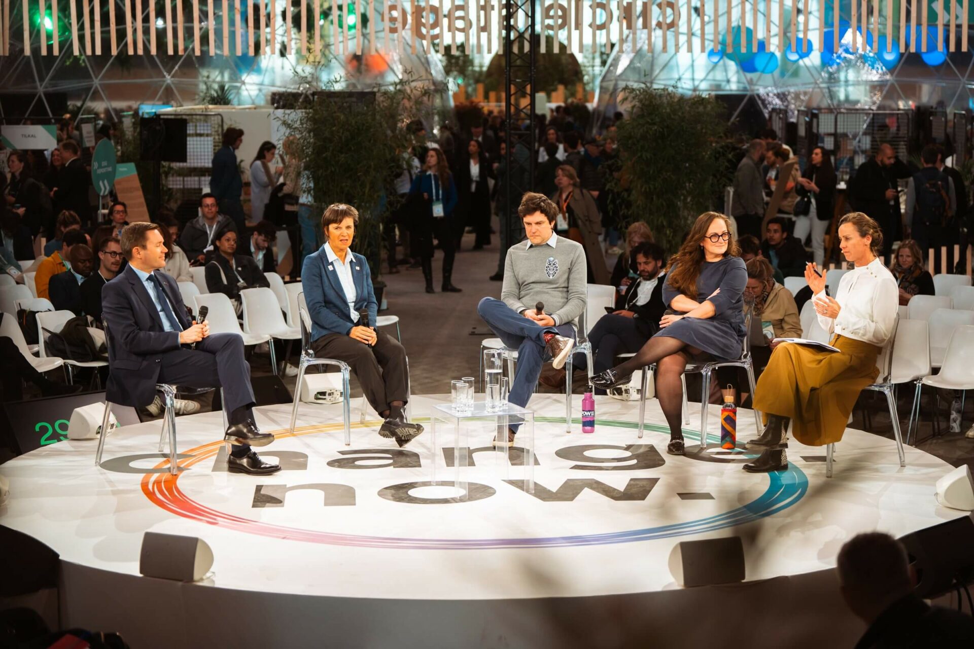 From the conference "Jeux olympiques et paralympiques d’hiver : comment aligner un méga événement avec les défis environnementaux de la montagne ?", David Lappartient, Perrine Pele, Antoine Pin, Emma Haziza and moderator Ingrid Beutler (left to right).